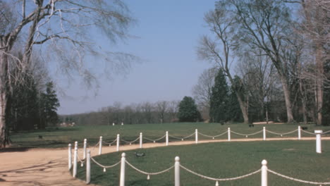 Park-of-George-Washington-House-First-US-President-at-Mount-Vernon-in-1950s