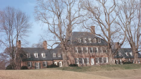 Edificio-De-La-época-Colonial-En-La-Plantación-Carters-Grove,-Virginia,-Década-De-1950