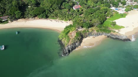 Mohéli-O-Mwali,-Parte-De-La-Unión-De-Las-Comoras,-Vista-Aérea-Desde-Un-Dron-Sobre-La-Pintoresca-Costa-De-Mozambique,-Canal-De-Agua