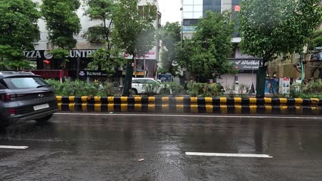 La-Lluvia-Comenzó-Suavemente-En-La-Calle-De-La-Ciudad-De-Rajkot.