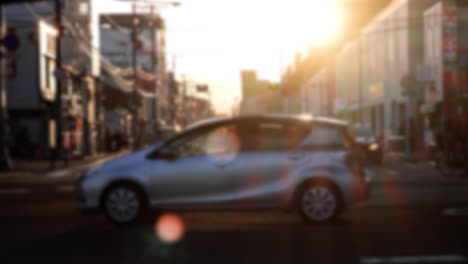 Unschärfe-Von-Autos-Und-Fahrzeugen-In-Der-Stadt-Während-Der-Hauptverkehrszeit