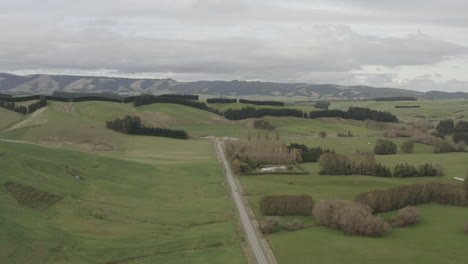 Aerial-drone-shot-of-the-farmland-around-Gore,-South-Island-New-Zealand