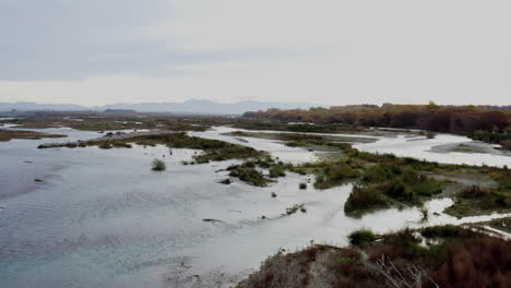 Toma-Aérea-Con-Dron-Del-Sinuoso-Río-Waitaki,-Isla-Sur-De-Nueva-Zelanda