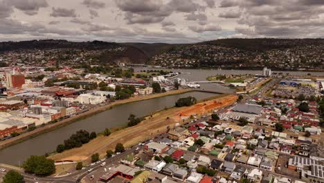 North-Esk-River-crossing-Launceston-city,-Tasmania-in-Australia