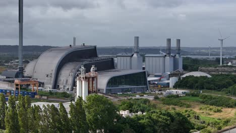 Aufsteigende-Drohne,-Luftaufnahme-Von-Suez-Recycling-Und-Verwertung-Bristol,-Großbritannien