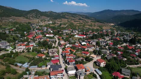 Touristic-village-of-Voskopoja,-Albania,-featuring-sunny,-quiet-houses,-peaceful-getaway-amidst-nature