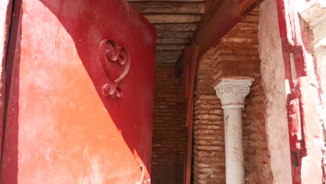 House-entrance-in-the-old-Kasbah-of-Algiers,-Algeria