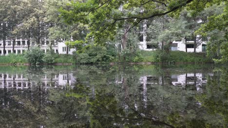 Peaceful-water-reflection-scene-in-Bremen,-German