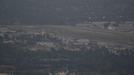 Vista-Panorámica-Del-Aeropuerto-De-Van-Nuys