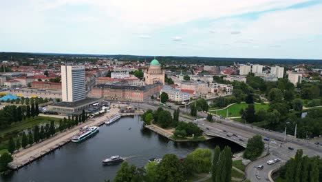 El-Centro-De-La-Ciudad-De-Potsdam-Con-Edificios-Históricos-En-Un-Soleado-Día-De-Verano-En-Brandeburgo,-Alemania