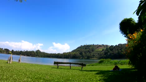 Entspannender-Blick-Auf-Den-Apo-See-In-Valencia-Bukidnon,-Philippinen