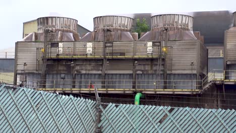 Instalación-De-Agua-En-La-Planta-Siderúrgica-Edgar-Thomson-De-US-Steel-En-Braddock,-Pensilvania