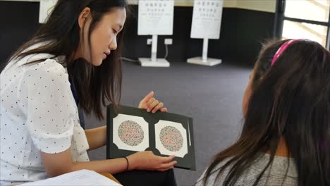 Auckland-New-Zealand-Opticians-checking-the-eye-sight-of-school-children-in-primary-school