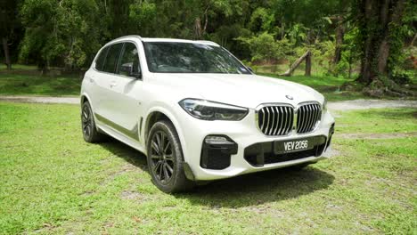 Kuala-Lumpur,-Malaysia---9.-März-2022:-Brandneues-Auto-2020-Bmw-X5-Steuerhausinnenraum