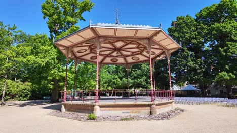 Parc-du-Thabor-bandstand-for-local-events,-Rennes,-France