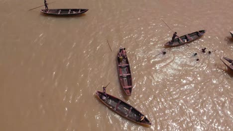 Makoko-Gemeinde,-Lagos,-Nigeria-–-30.-Juni-2024:-Drohnenansicht-Der-Makoko-Gemeinde-über-Die-3.-Festlandbrücke