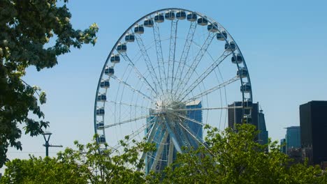 Vista-Del-Puente-Del-Puerto-Viejo-De-Montreal-Desde-Una-Gran-Rueda