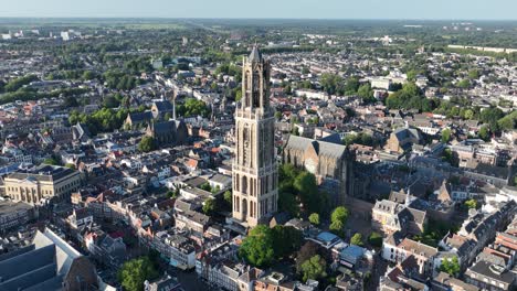 De-Dom,-Kathedrale-Im-Zentrum-Von-Utrecht,-Niederlande