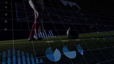 Pateando-Un-Balón-De-Fútbol,-Jugador-Sobre-Gráficos-Y-Cuadros-De-Datos-Financieros-Animados