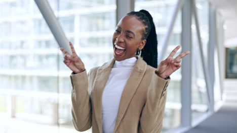 Face,-peace-sign-and-black-woman-wink-in-office