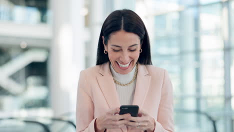 Smartphone,-consultant-and-funny-woman-at-office