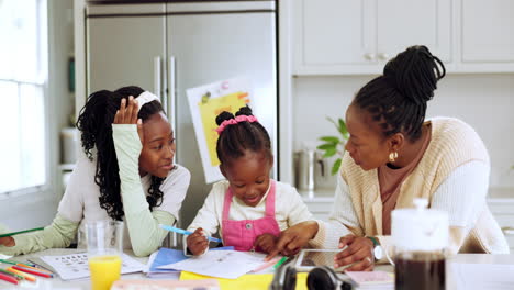 Liebe,-Bildung-Und-Hausaufgaben-Mit-Schwarzer-Familie