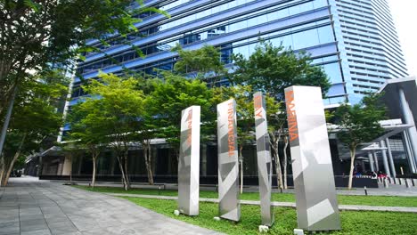 Singapur,-Marina-Bay-1.-Juni-2022-Blick-Aus-Der-Tiefwinkelansicht-Auf-Das-Ocean-Financial-Center,