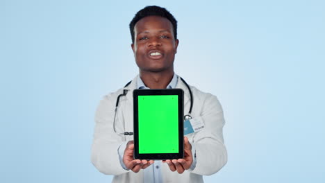 Grüner-Bildschirm,-Tablet-Und-Gesicht-Des-Arztes