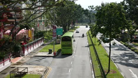 Singapur,-1-De-Junio-De-2022-Personas-Que-Toman-El-Autobús-De-Transporte-Público,