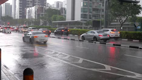 Fuertes-Lluvias-En-La-Ciudad-De-Singapur,