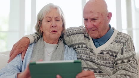 Home,-hug-and-senior-couple-with-tablet