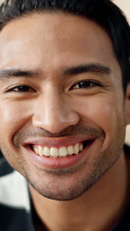 Gesicht,-Lächeln-Und-Ein-Glücklicher-Asiatischer-Mann-In-Nahaufnahme