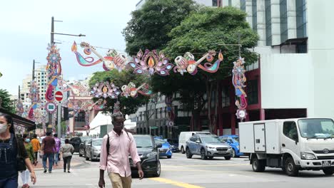 Singapur-Little-India-22.-Juni-2022-Straßenansicht-Von-Gebäuden-Mit-Voller-Fassade-Und-Verkehr,