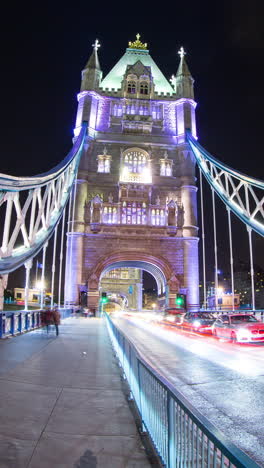 Zeitraffer-Der-Tower-Bridge-In-London-Im-Hochformat