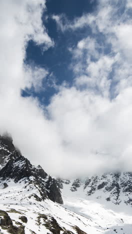 mountain-peaks-of-the-matterhorn,-Alps-in-vertical