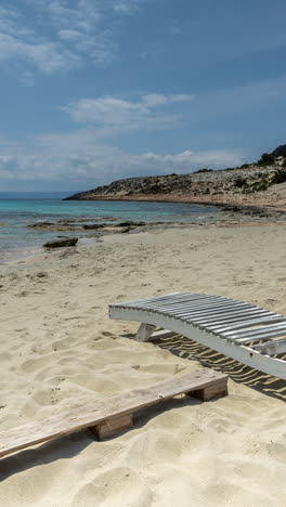 Playa-De-Simos-En-La-Isla-De-Elafonissos,-Grecia-En-Vertical.