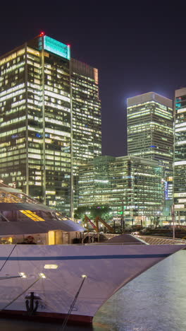 Zeitraffer-Der-Skyline-Von-London-Im-Vertikalmodus