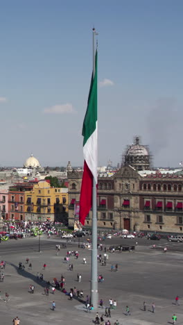 Zócalo-De-La-Ciudad-De-México-En-Vertical