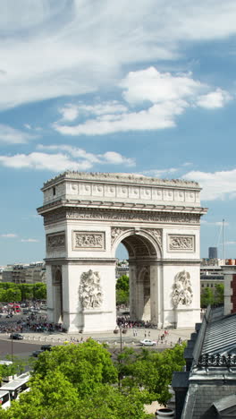 Arco-Triunfal,-París-En-Formato-Vertical.