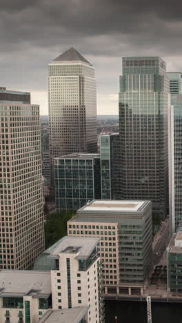 london-city-skyline-timelapse-in-vertical