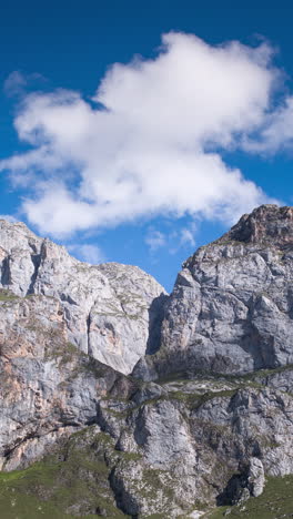 Parque-Nacional-Picos-De-Europa,-España-En-Vertical