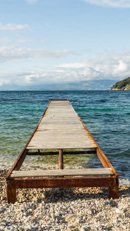 Hermosa-Playa-Y-Costa-En-Grecia-En-Vertical