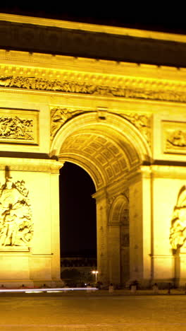 Arco-Triunfal,-París-En-Formato-Vertical.