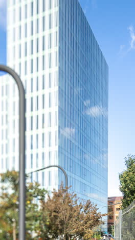 Barcelona-Wolkenkratzer-Gebäude-In-Vertikaler