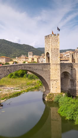 Besalu,-Girona,-Spain-in-vertical