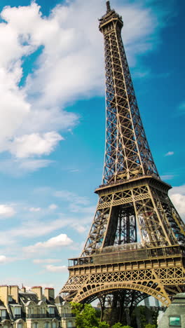 eiffel-tower-in-vertical-format