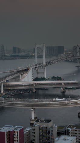 Tokio-Japón-Ciudad-Arcoiris-Puente-Horizonte-Puerto-Vertical