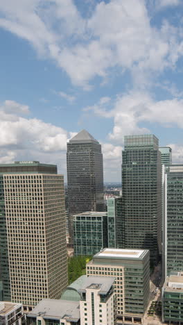 london-city-skyline-timelapse-in-vertical