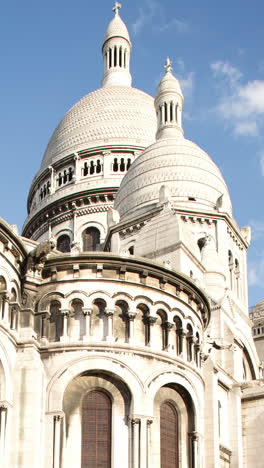 Sacre-Coeur-In-Paris-Im-Hochformat