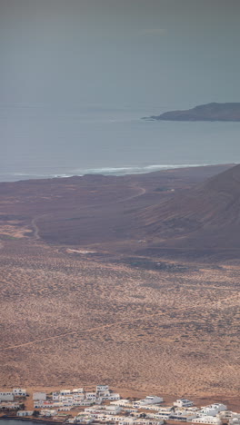 La-Graciosa,-Eine-Insel-Auf-Den-Kanarischen-In-Vertikaler